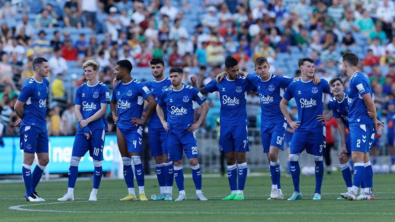 Chiến thuật và đội hình ra sân của hai bên