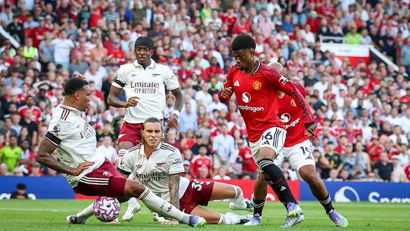 Chiến thuật và đội hình triển khai của hai bên